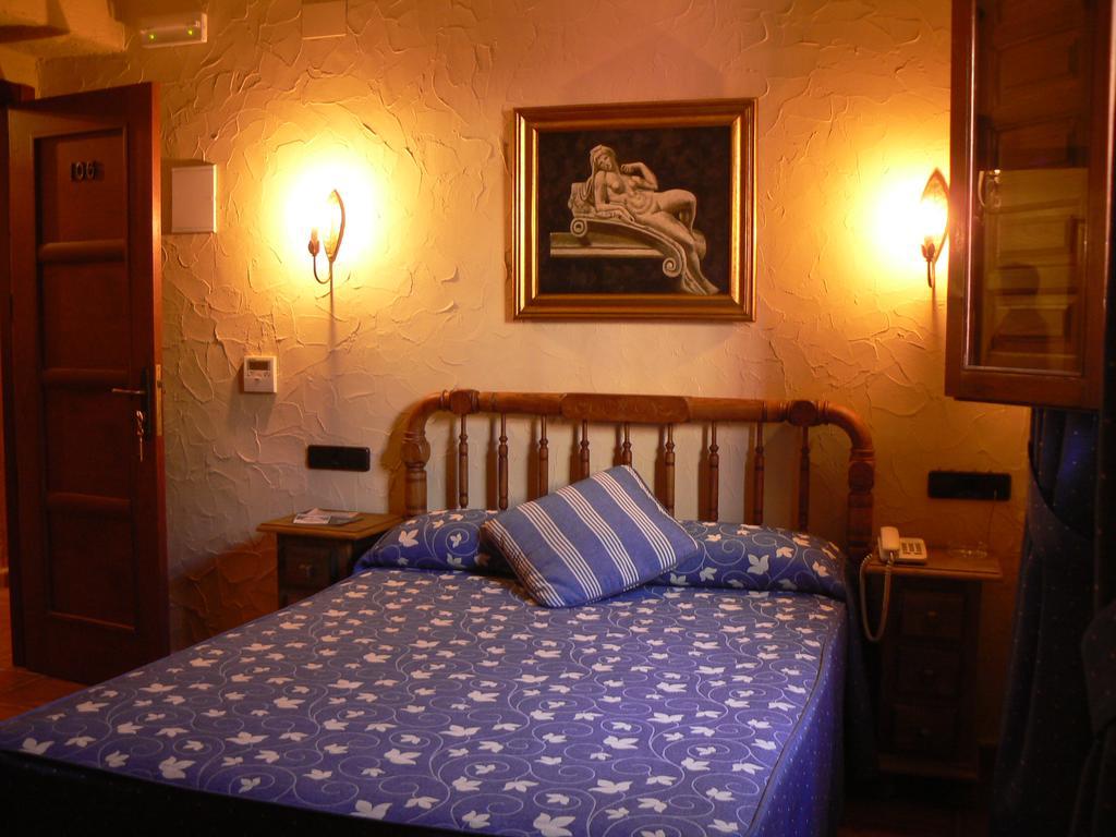 Hotel Caseta Nova Касталья Экстерьер фото